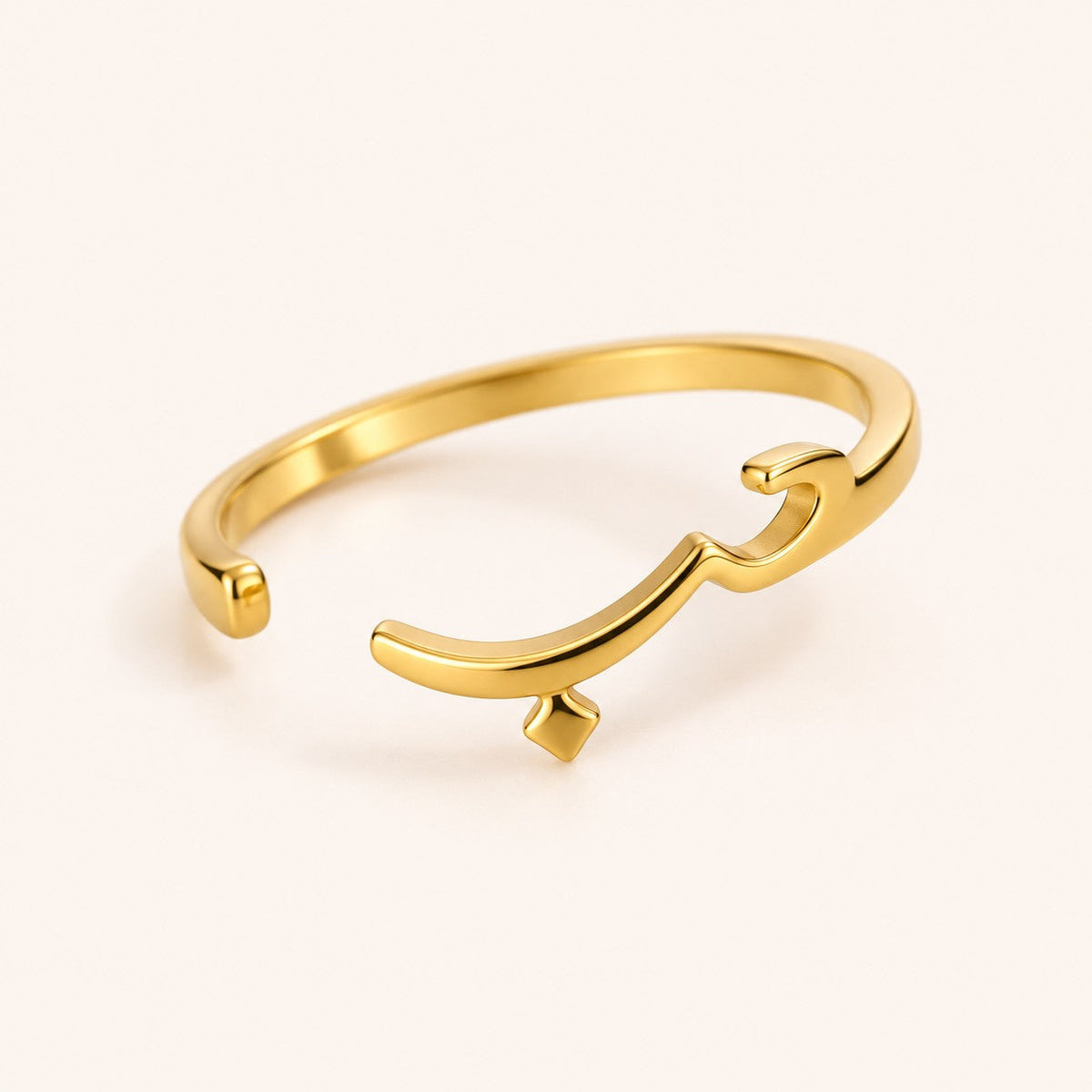 Side profile of the Arabic Love Ring